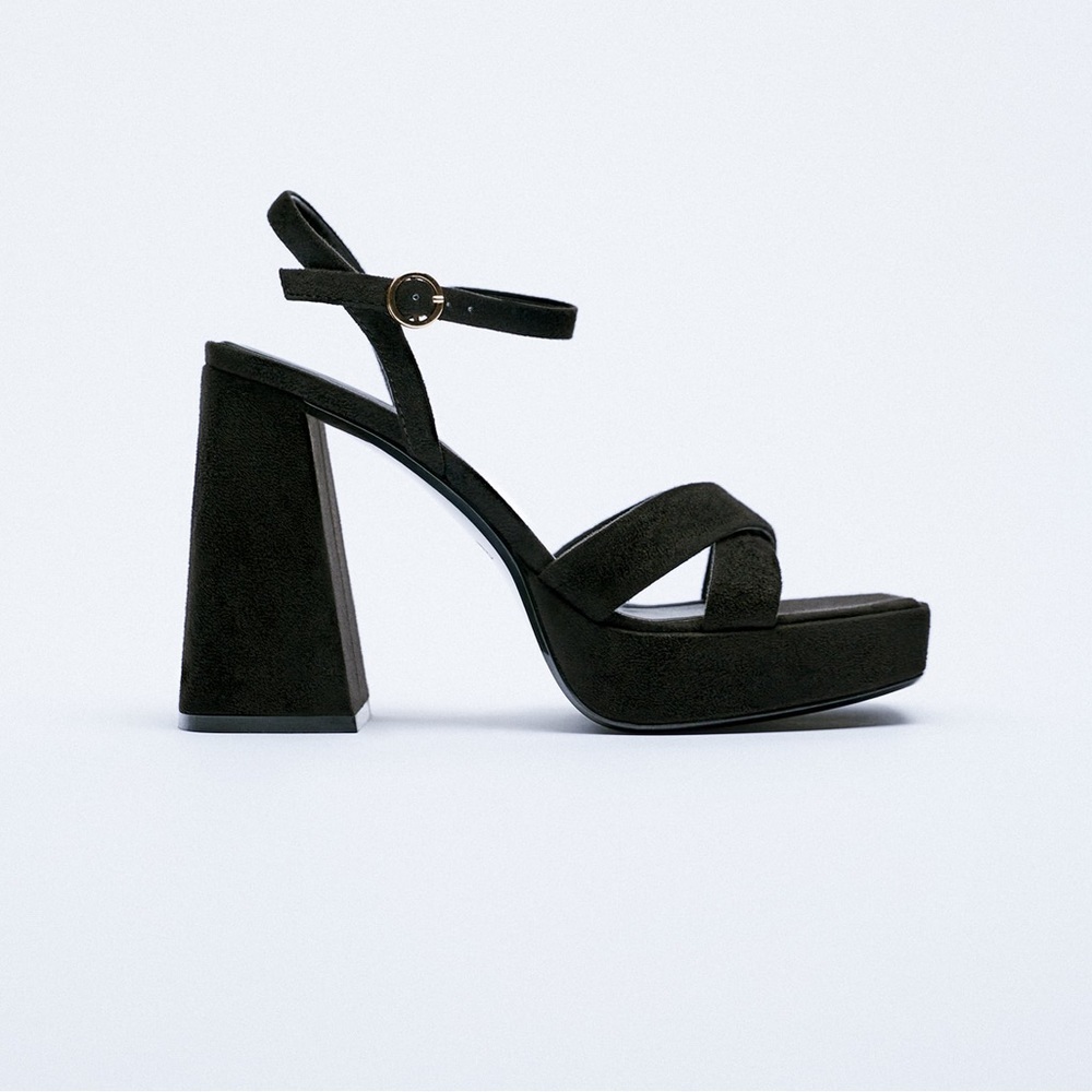 NWT. Zara Zara Black Ankle Straps High Platform Heel Sandals/Pumps. Size 9.